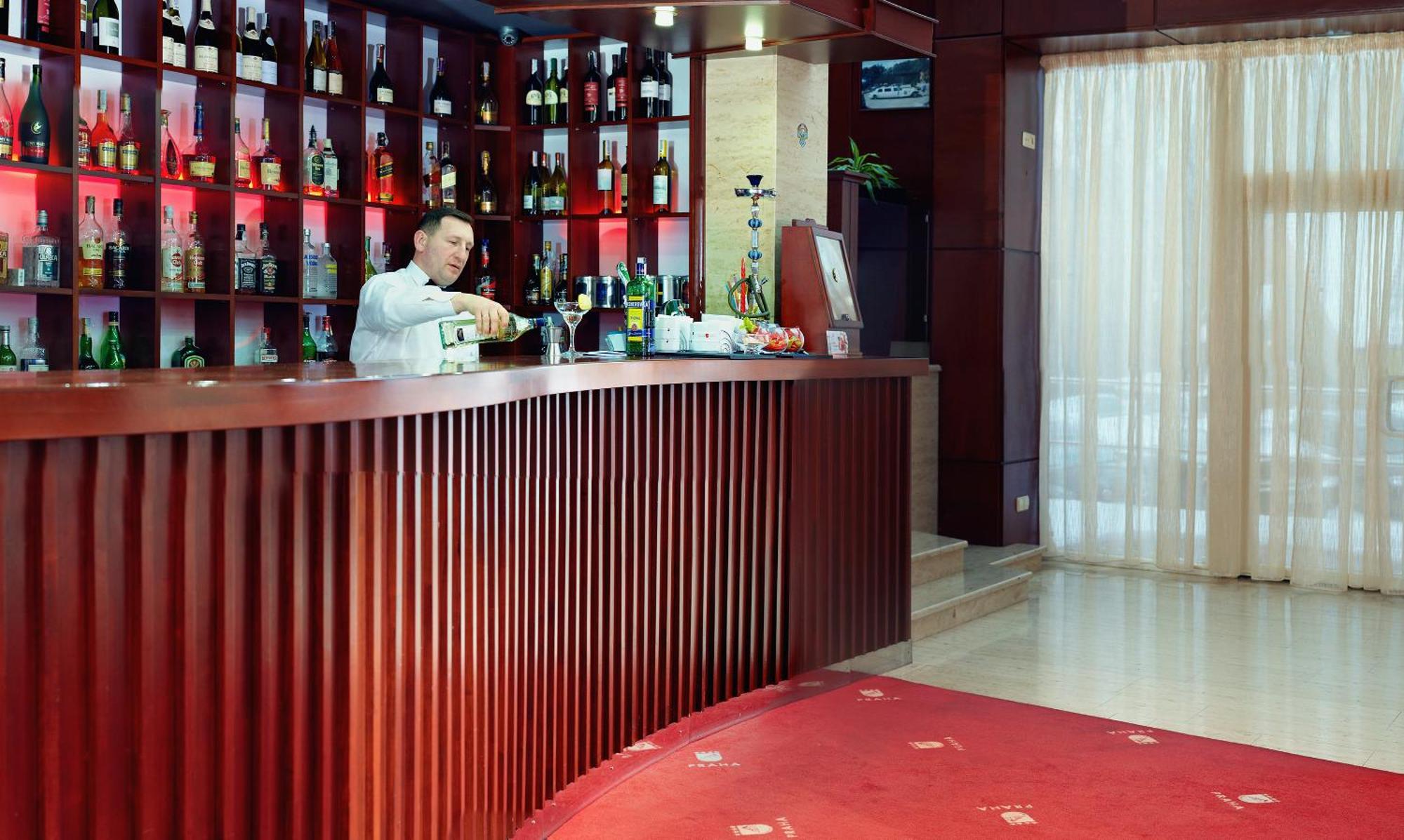Hotel Praha Uzhhorod Exterior photo